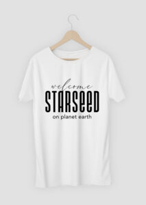 Foto weißes T-Shirt mit Aufschrift Welcome Starseed